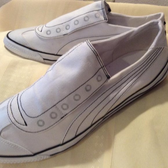 Puma Other - Puma Men's 'no laces' very hip-style white slip-on Sneakers size 12 NWOT